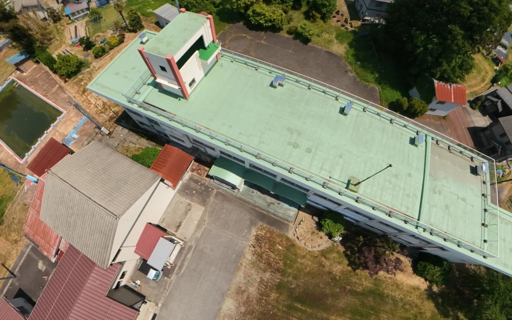 村上市旧平林小学校上空